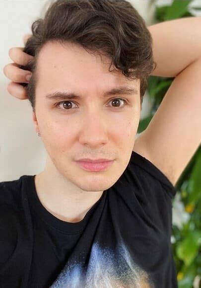 dan howell height|Daniel Howell Biography, Wiki, Height, Age, Boyfriend & More.